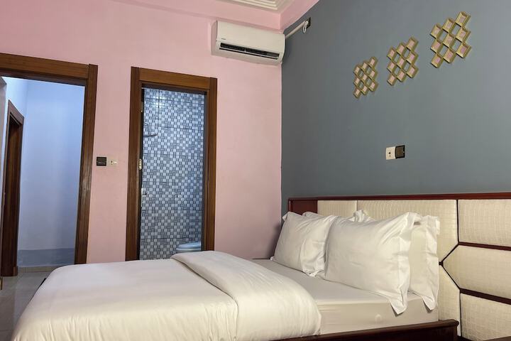 Room 44 of 124