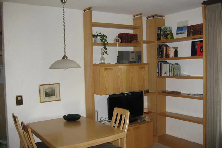 Room 3 of 9