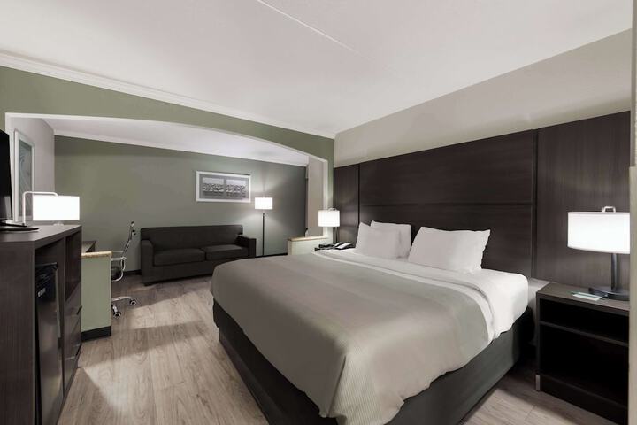 Room 18 of 51