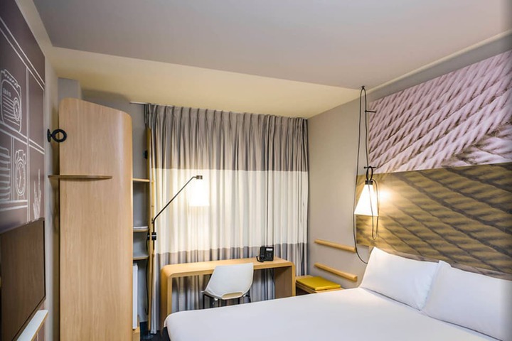 Room 2 of 30