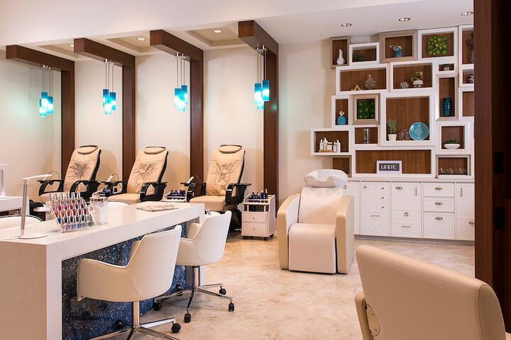 Nail salon