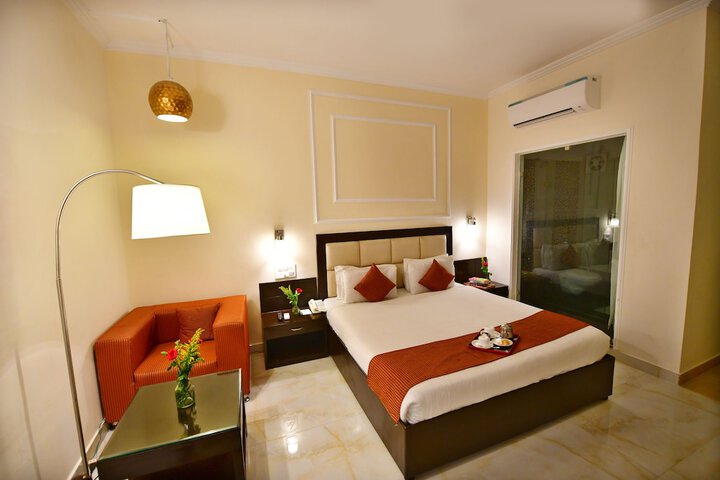 Room 15 of 44
