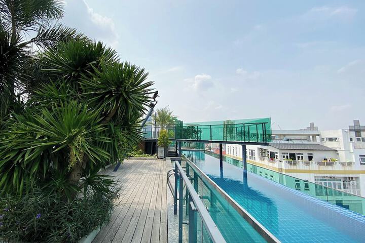 Pool 45 of 51