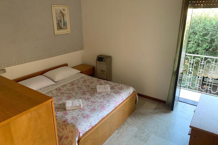 Room 15 of 30