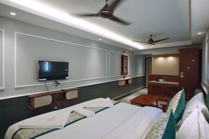 Room 3 of 34