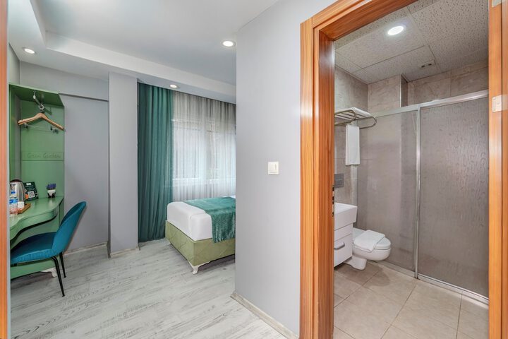 Room 8 of 42