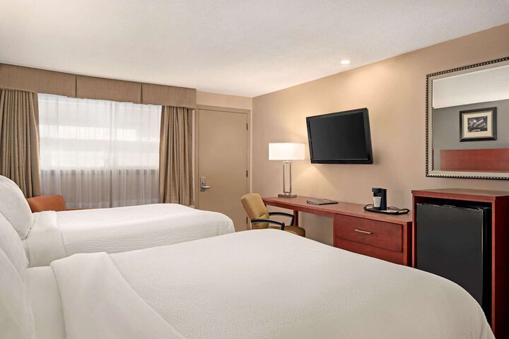 Room 16 of 44