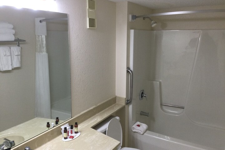 Room 10 of 19