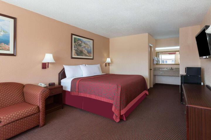 Standard | King Bed (1 of 4)