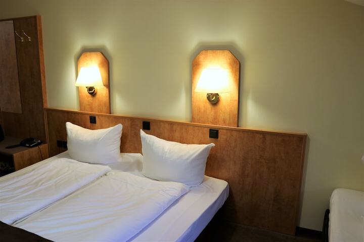 Room 8 of 44