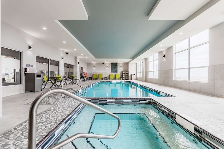 Hotel Pool