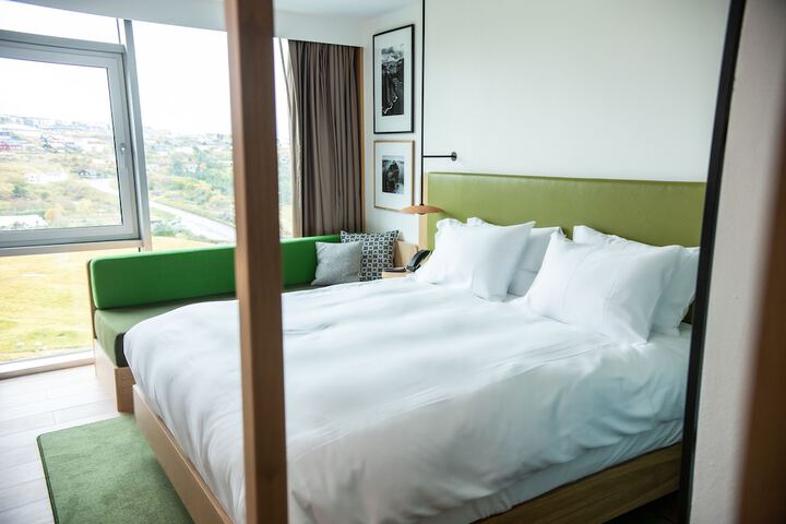 Room 6 of 42