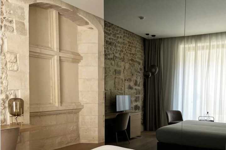 Room 16 of 33