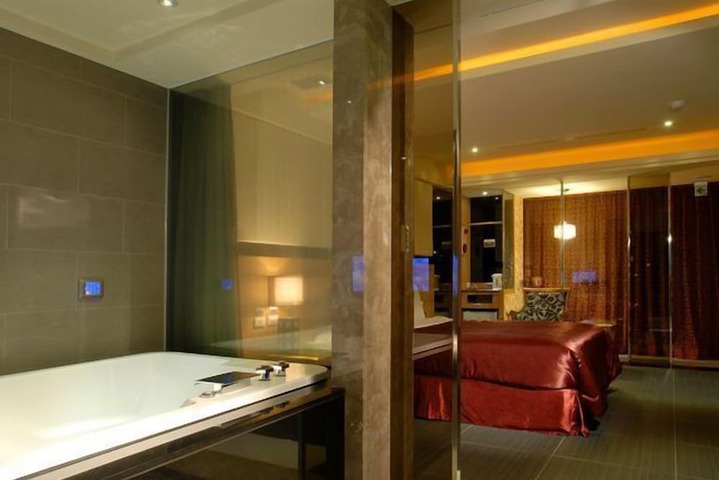 Room 91 of 107