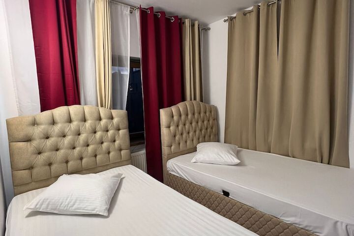 Room 14 of 30