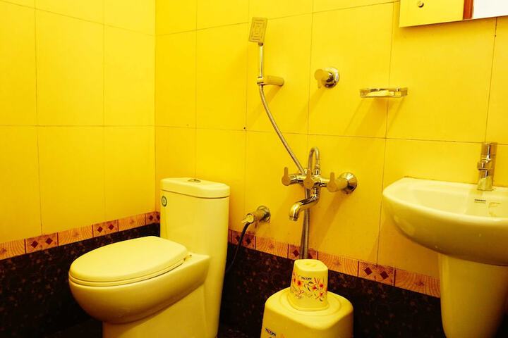 Room 4 of 17