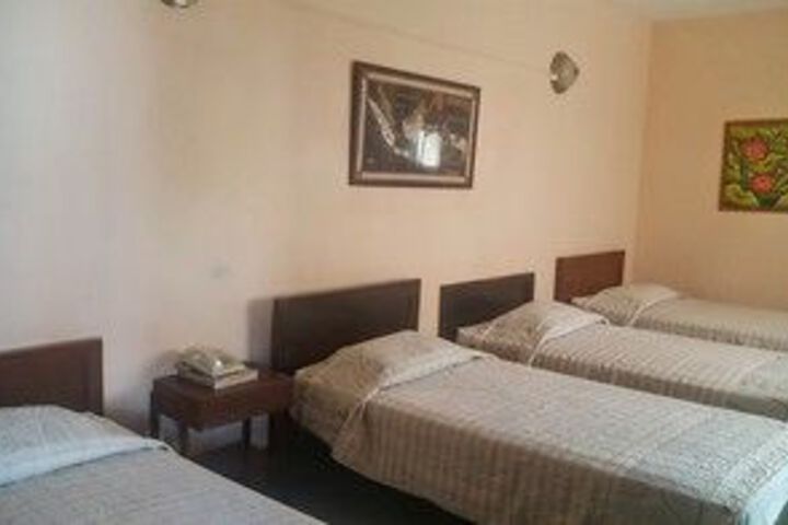 Room 13 of 28