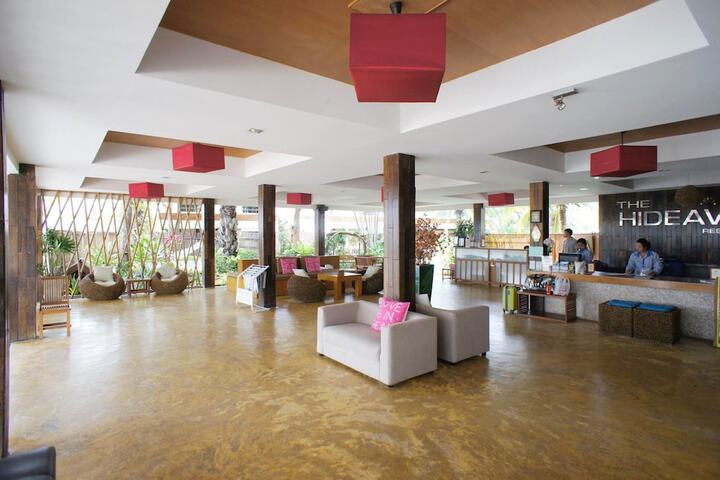 Hotel Lobby