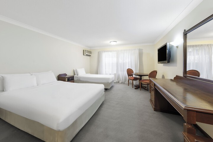 Room 15 of 99