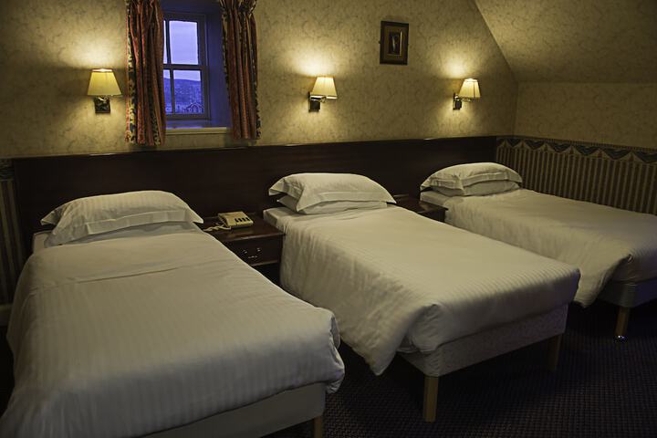 Room 5 of 15