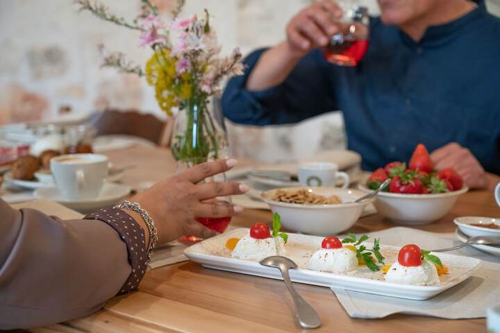 Dining 60 of 79