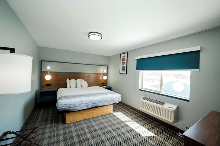 2 Queen Beds (13 of 15)