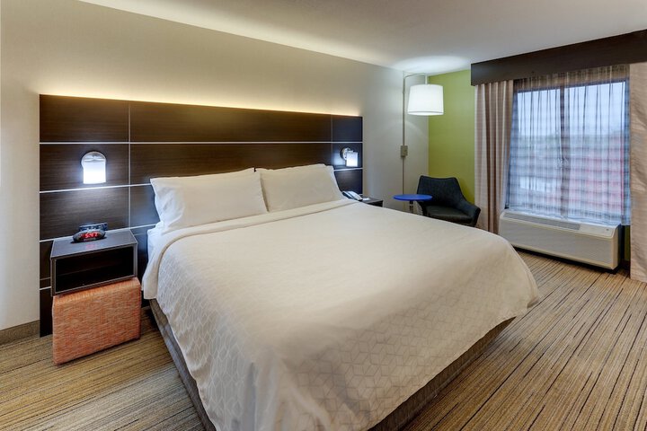 Standard | King Bed (14 of 30)