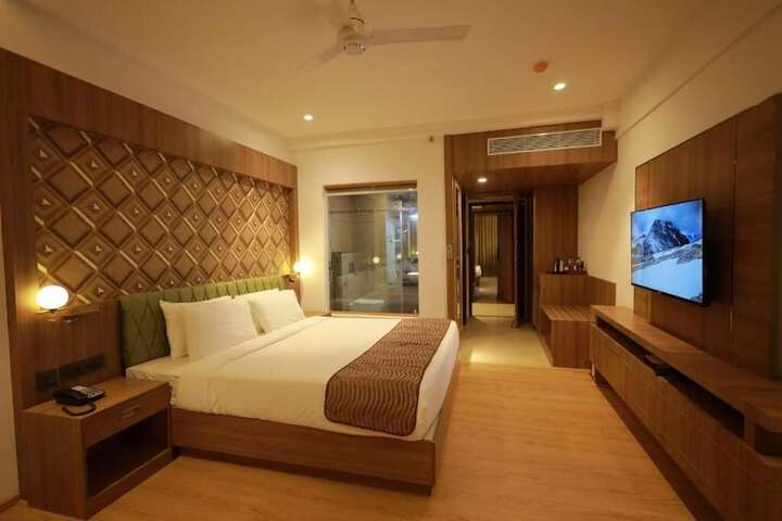 Room 3 of 16