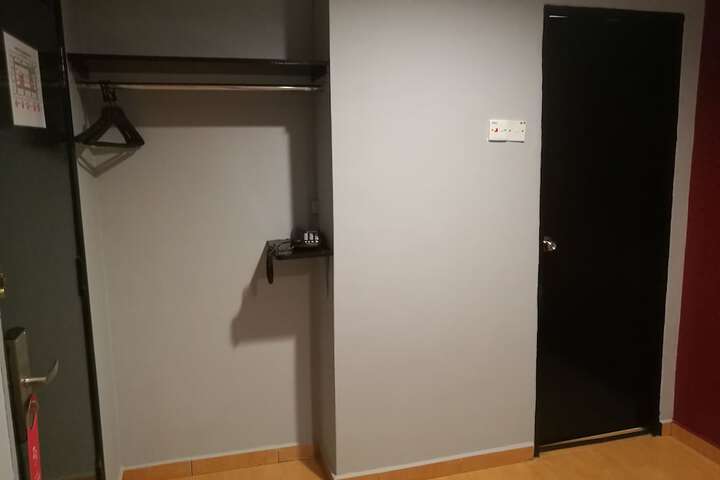 Room 20 of 39
