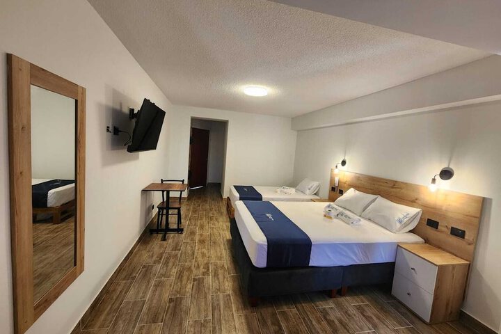 Room 9 of 35