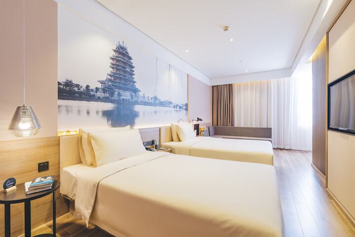 Room 4 of 30