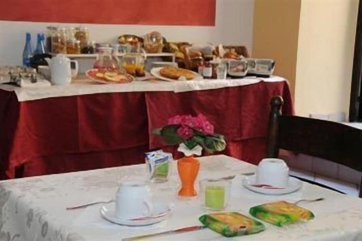 Breakfast/Coffee Service 27 of 34
