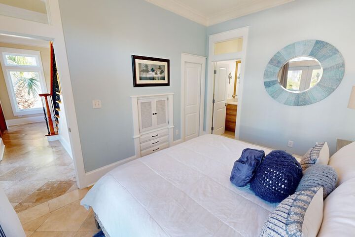 Room 3 of 86