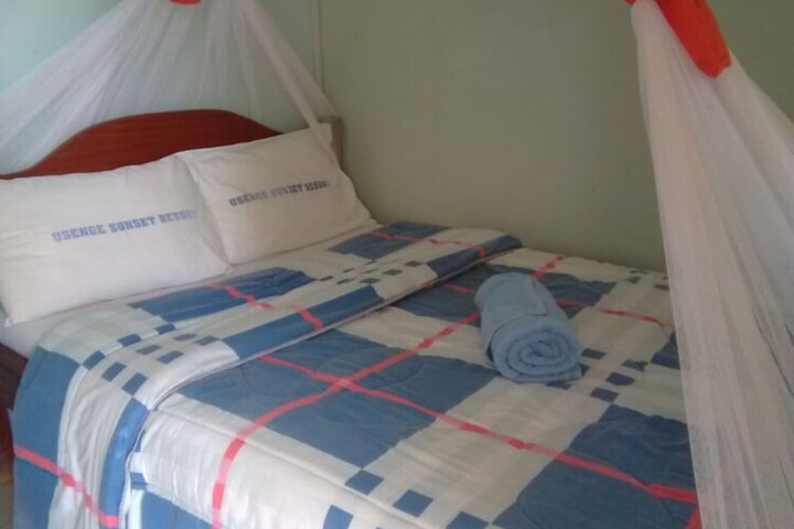 Room 5 of 30