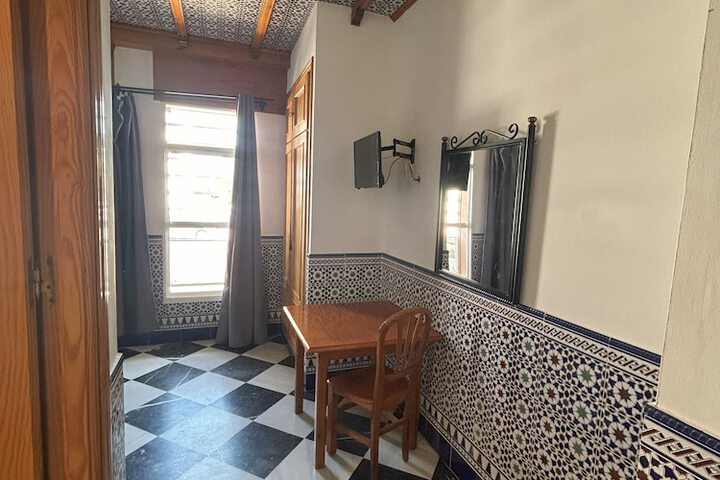 Room 12 of 23