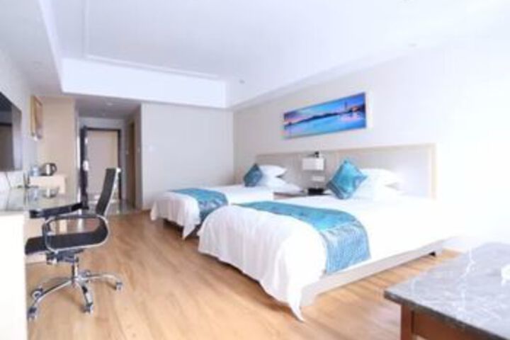 Room 10 of 21