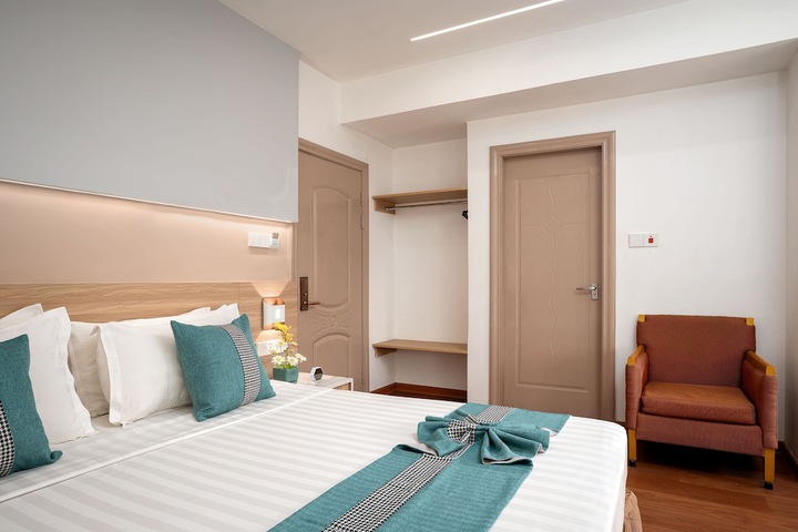 Room 5 of 34