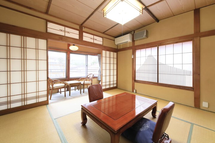 Room 6 of 38