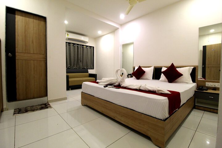 Room 32 of 40
