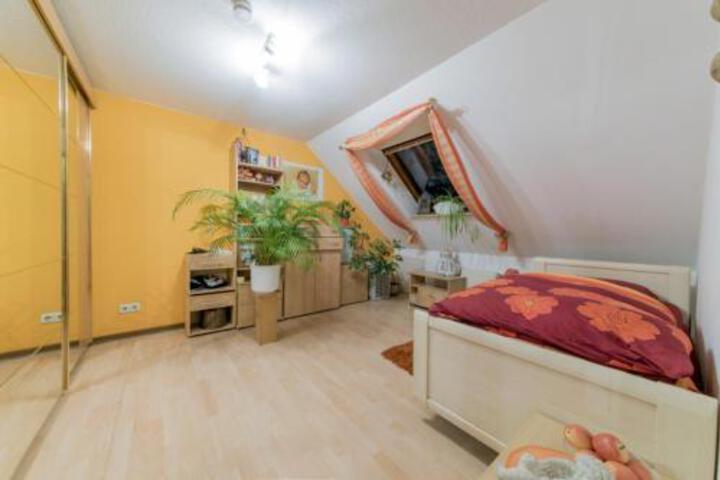 Room 2 of 8
