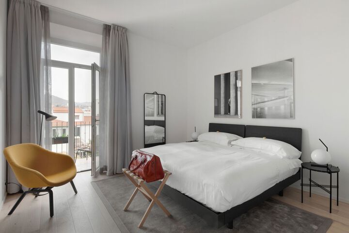 Room 13 of 18