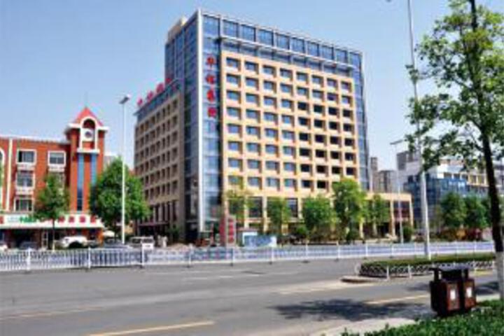 Huayu Hotel (Qingdao Golden Beach Branch)