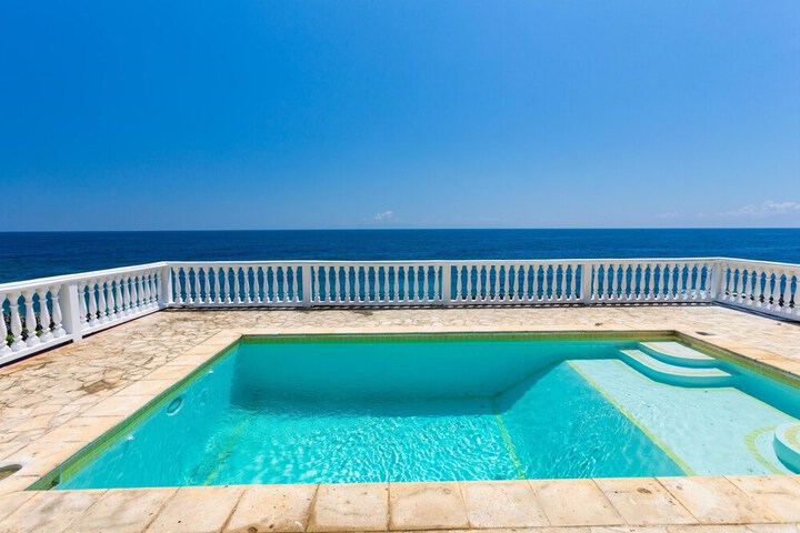 Pool 19 of 39