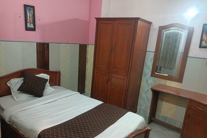 Room 16 of 37