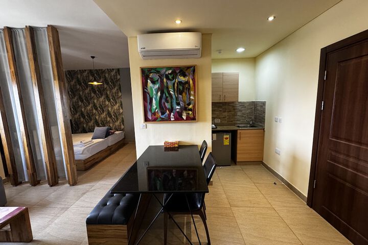 Room 7 of 48