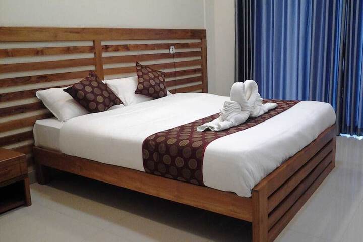 Room 2 of 7