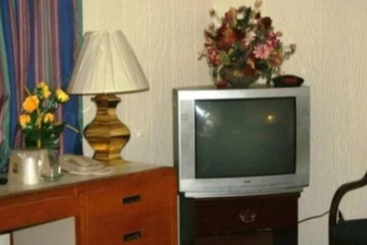 Room 4 of 13