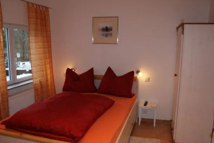 Room 4 of 7