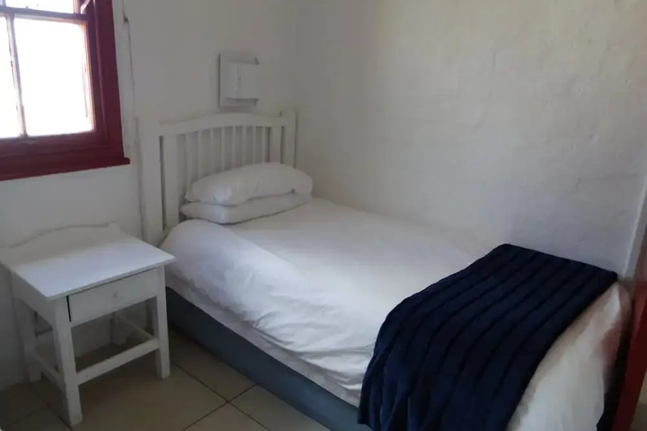 Room 2 of 18