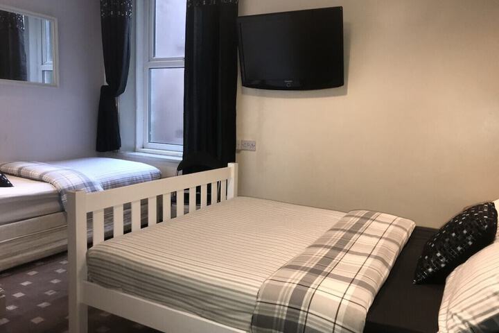 Room 4 of 23